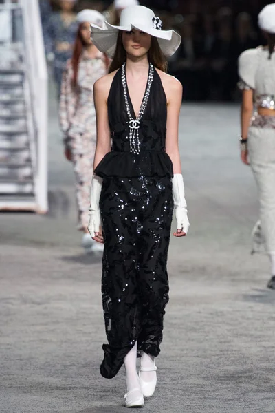 Look 77